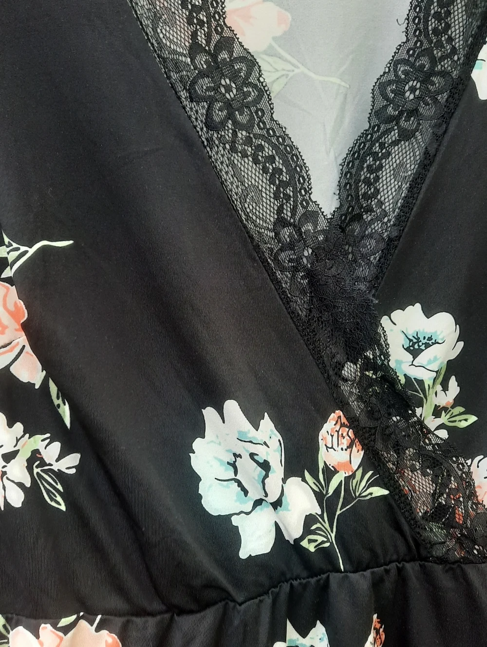 Shein Curve Plus Floral Print Lace Trim V-Neck  Blouse Top Size 0XL Black - Picture 4 of 7